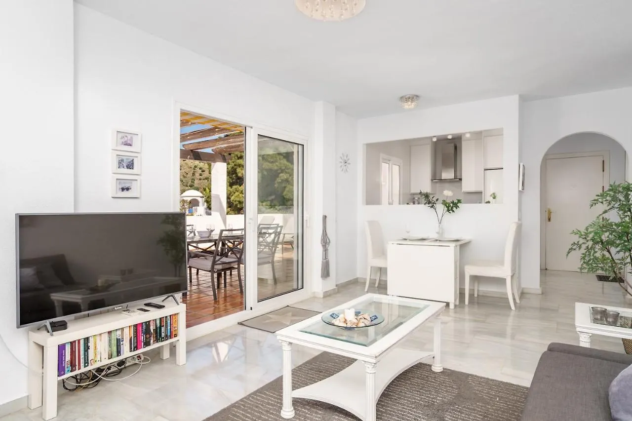 Stunning Apartment With Terrace And Pool By Costarentals - Ref 71 Sitio de Calahonda